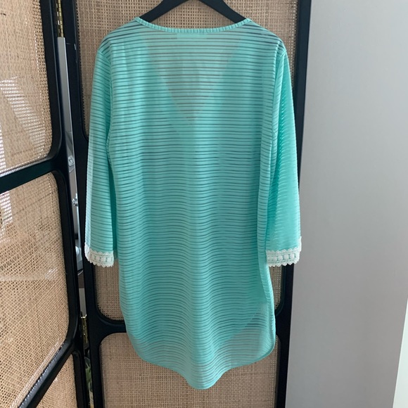 Francesca’s Tunic - Picture 2 of 4